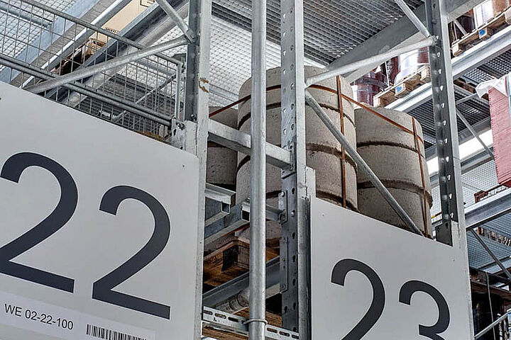 pallet racking with sprinkler system
