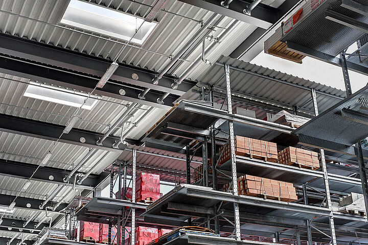 pallet racking with roof and sprinkler system