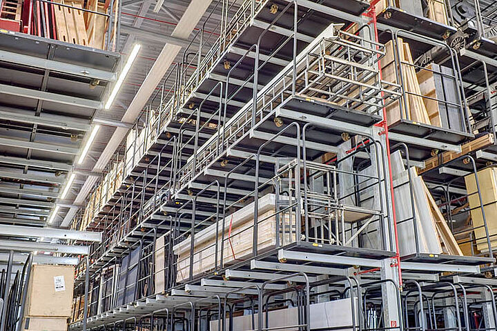 mobile racking systems for scenery storage and long loads