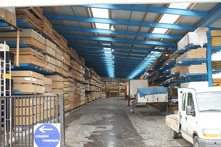 cantilever racking with roof for timber storage