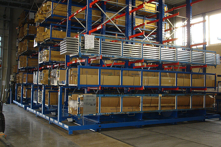 mobile cantilever racking