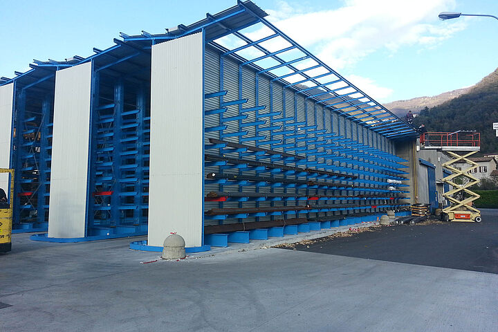 cantilever racking with roof
