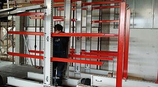 mobile cantilever racking, assembly